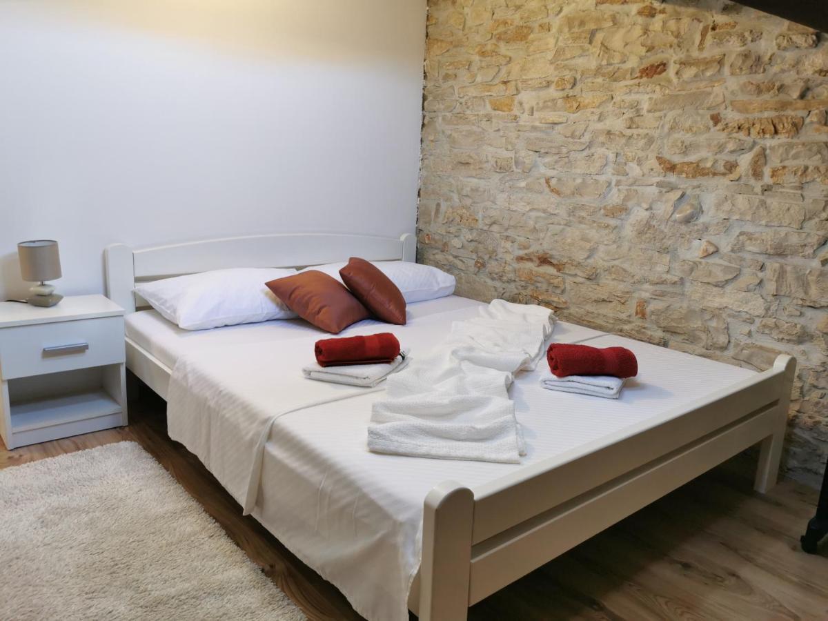 Loft Apartment プーラ エクステリア 写真