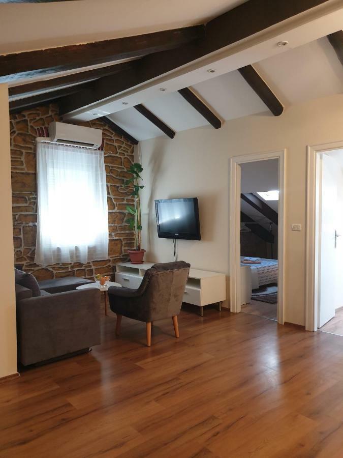 Loft Apartment プーラ エクステリア 写真